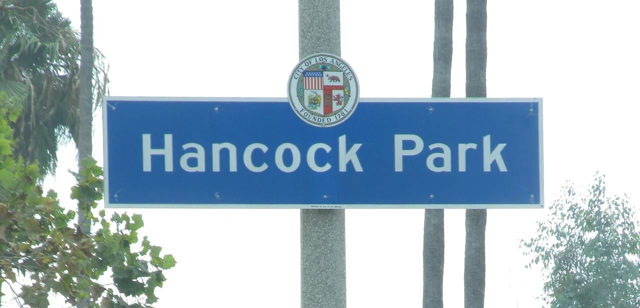 Hancock Park neighborhood sign