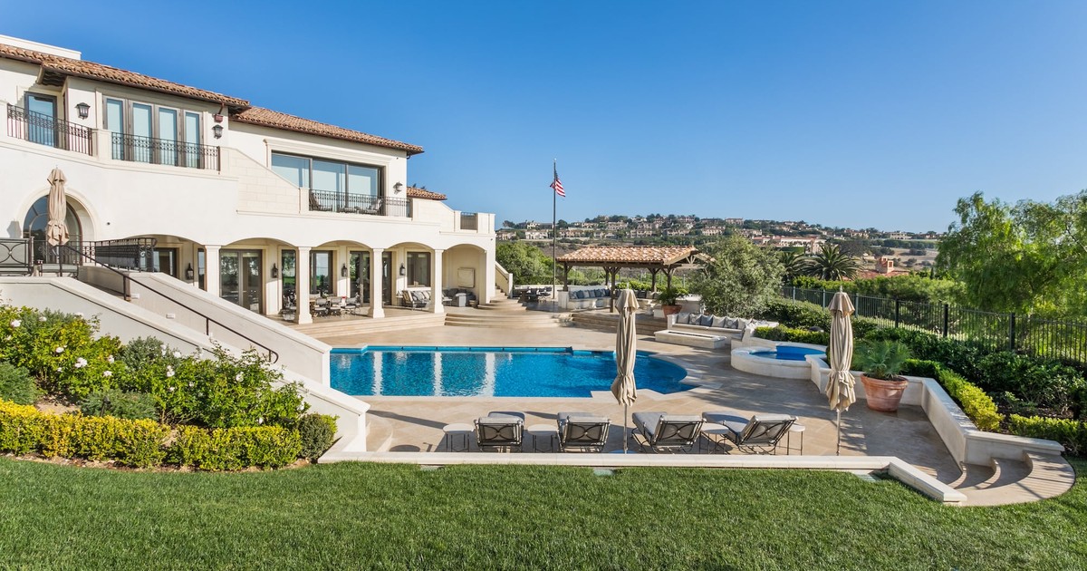 Pelican Hill Estate Pool & Landscape