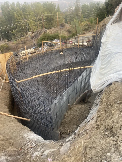 Double curtain reinforcing steel in deep pool excavation