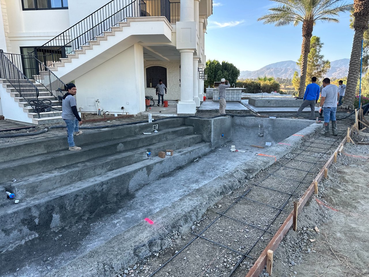 New straight shotcrete pool entry steps