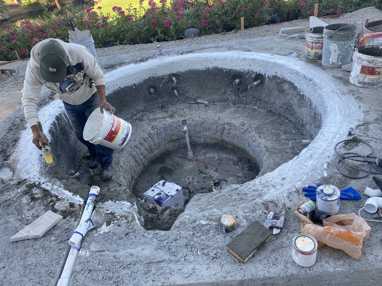 Preparing and finishing spa shell surfaces