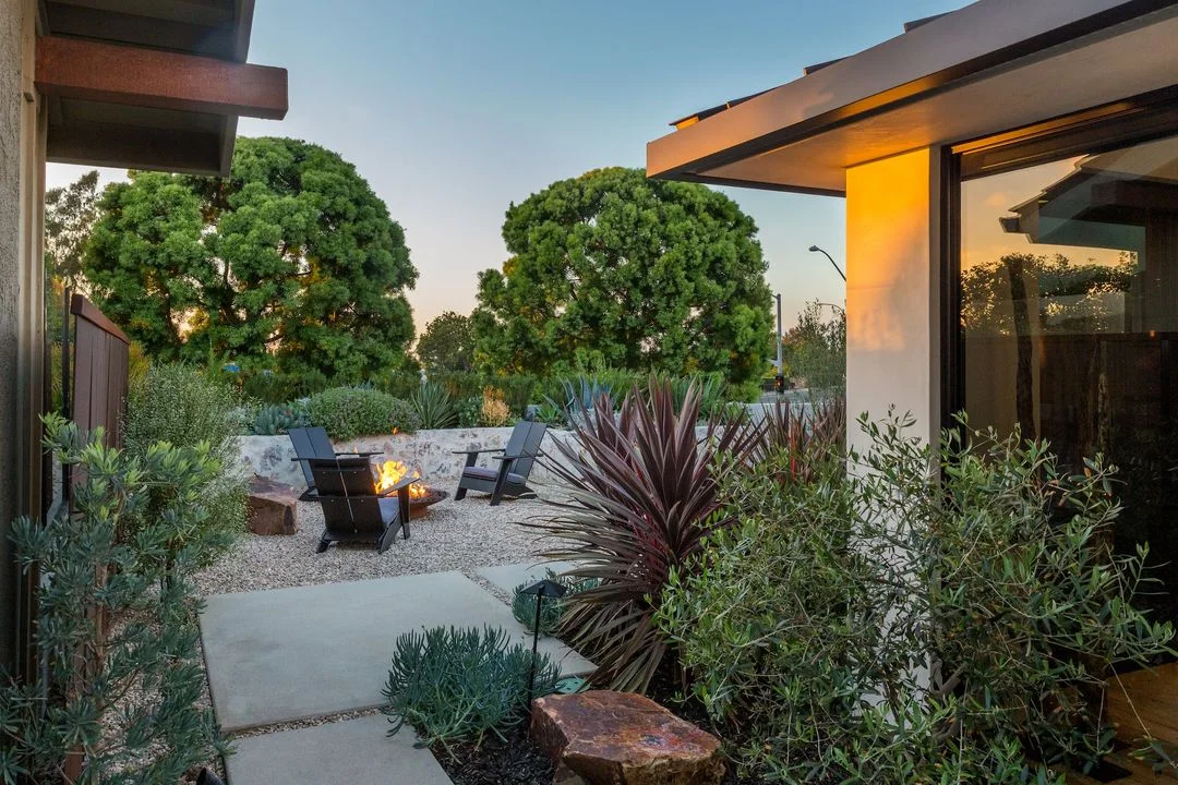 Contemporary Outdoor Living & Hardscape – Orange County – photo 14